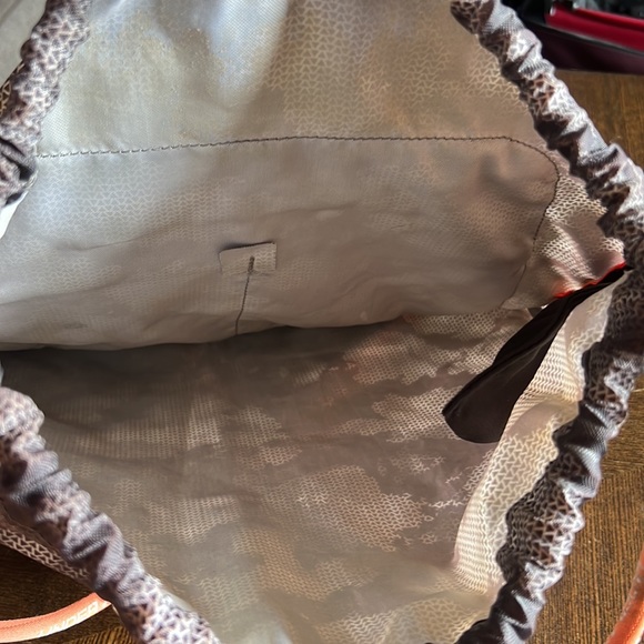 Unisex Under Armour sackpack. Lots of storage. Brown camouflage Great condition - Picture 11 of 11